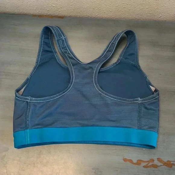 NIKE Women’s Sports Bra w/ Padding - Picture 3 of 5